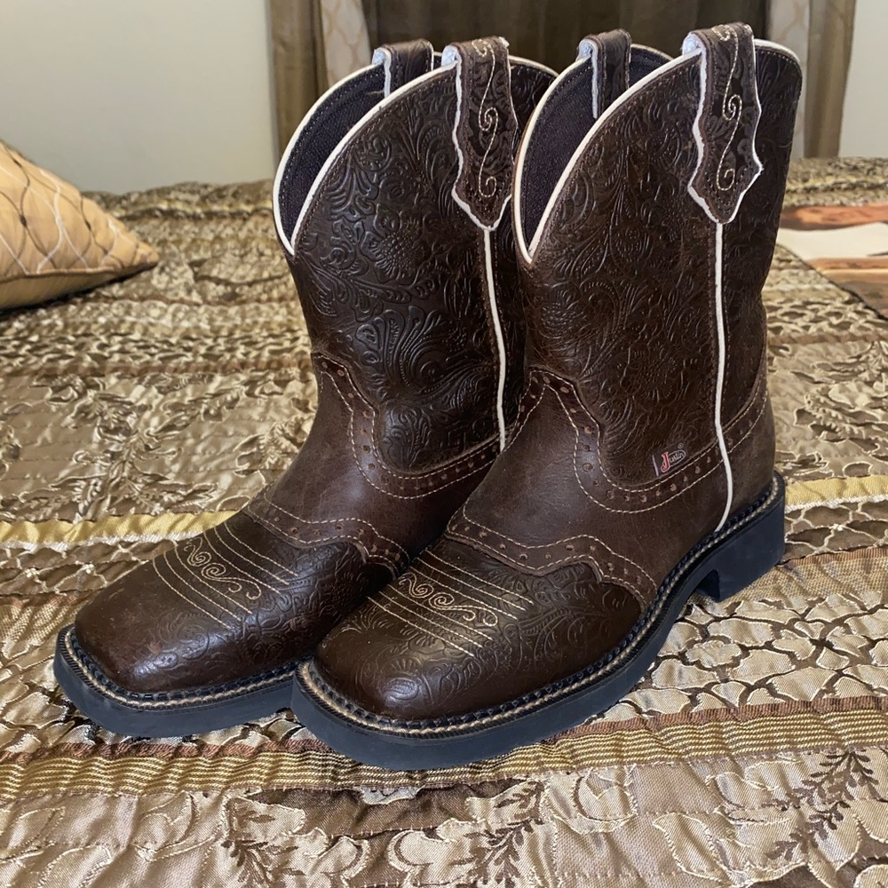 Women’s boots